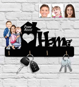 Kişiye Özel Karikatür Baskılı Ahşap Anahtarlık Aile-3 25x15 cm
