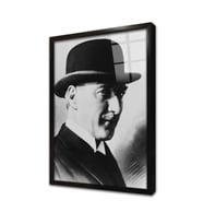 Şapkalı Atatürk Çerçeveli Cam Tablo