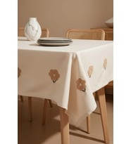 Florita Bej Punch İşlemeli Dertsiz Leke Tutmaz Masa Örtüsü 160x220 cm