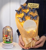 Kişiye Özel Led Işıklı Aynalı Mavi Kelebek Buketi ve Led Işıklı Biblolu Fanus (Model 8)