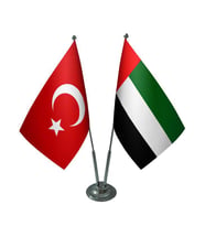 Masa Üstü Birleşik Arap Emirlikleri Bayrağı Türk Bayrağı İkili Krom Direk Masa Bayrak Seti