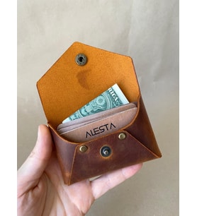 ALESTA LEATHER İsme Özel El Yapımı Hakiki Deri Unisex Minimal Kartlık / Bozuk Para Cüzdanı (Camel)