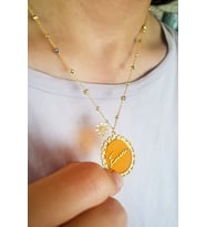 925 Ayar Gümüş Gold Kaplama Mineli Göz Zincir Kalp Çerçeveli Isimli Mineli Kolye