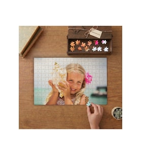 Deniz Kabuğu Tutan Küçük Kız Tasarımı 240 parça Ahşap Puzzle Ahşap Kutuda MP00702