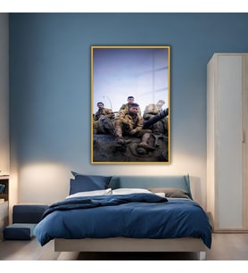 Metal Çerçeveli Temperli Cam Tablo Film Karakteri Fury (Gold)