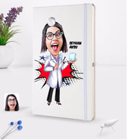 BK Gift Kişiye Özel Kadın Diş Hekimi Karikatürlü Beyaz Termo Deri Defter 16x24cm Model 2