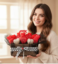 Aşk Temalı Ayıcıklı Ve Kalpli Mum Buketi
