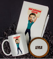 Kişiye Özel Karikatür Tasarım Defter Kalem Kupa Ve Bardak Altlığı Hediye Seti 96212