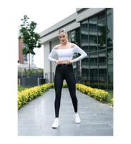 Beyaz Omzu Açık Uzun Kollu Spor Tişört