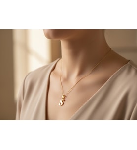 STİL İNCİSİ/XUPING JEWELRY S DÜZ HARF TAŞSIZ KOLYE (Altın Rengi)