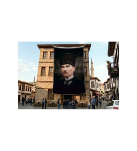 Kalpaklı Gazi Mustafa Kemal Atatürk Portresi Poster Bayrak Premium Raşel Kumaş ATA35