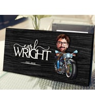 BK Gift Kişiye Özel Erkek Motorcu Karikatürlü Kabartma Figürlü Ahşap Tablo, Duvar Dekoru, Arkadaşa Hediye, Özel Tasarım Ev Hediyesi-2 (Siyah)