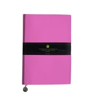 VICTORIA'S JOURNALS 1077 SMYTH RUGAN ESNEK KAPAK 14.8x21cm 80gr. 96YP. ÇİZGİLİ DEFTER PEMBE