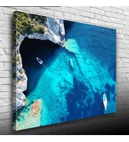Turkuaz Sularda Mağaraya Giren Tekne Kanvas Tablo 50 x 70
