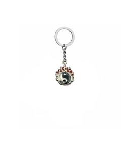 Kırmızı Alevli Ying Yang Figürlü Unisex Anahtarlık – Zamak Metal Aşk ve Denge Sembolü Çanta Süsü