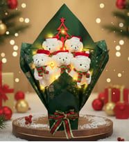 Premium Özel Yeni Yıl Serisi – Yeşil Konseptli LED Işıklı 5’li Noel Ayıcık Buketi (Beyaz)