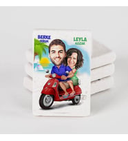 Kişiye Özel Scooter Aşıkları Karikatürlü Taş Buzdolabı Magneti