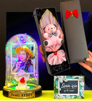 Size Özel Fotoğraflı İsimli Renkli Led Işıklı Fanus ve Kutusunda Pembe Ayıcık Buketi (Model 4)