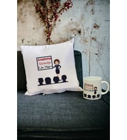 Araştırma Görevlisi Kupa Bardak ve Yastık Set (Beyaz)