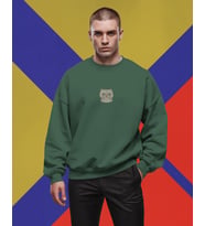 Erkek Scottish Fold Kedisi Desenli Sweatshirt – Minimal Göğüs Baskılı, Unisex Rahat Kalıp (Koyu Yeşil)