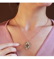 Zambak Figürlü Mine İşli Rose Gold Kaplama Gümüş Kolye