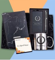 Kişiye Özel Mermer Desenli Defter & 10.000 Mah Siyah Renk Powerbank & Gümüş Renk Detaylı Metalik Tükenmez Kalem & Harfli Gümüş Renk Kupa Hediye Seti