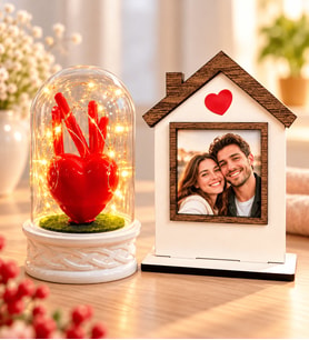 Kişiye Özel Fotoğraflı Ahşap Ev Çerçevesi ve LED Işıklı Kırmızı Kalpli Fanus Hediye Seti (ab1)