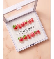 Louésse Berry Kiss Takma Tırnak 12’li Çilek Kiraz Desenli Tatlı Nail Sweet Crush