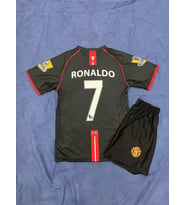 Cristiano Ronaldo Manchester United 2008 Sezonu Nostalji Kısa Kol Siyah Renk Çocuk Forma Şort Seti