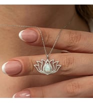 Opal Taşlı Lotus 925 Ayar Gümüş Kadın Kolye
