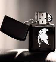 BK Gift Spartacus Kask Tasarımlı Siyah Benzinli Metal Çakmak-1