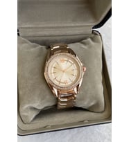 Rose Gold Taşlı Kadın Kol Saati İle Zamana İmzanızı Atın! En Trend Kadın Kol Saatleri Şıklığın Tadına Varın