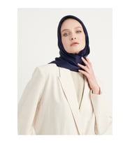 Şaless Tesettür Kadın Janjan-janjanlı Krinkıl Abiye Eşarp-inci Beyazı- 100x100cm (Lacivert)
