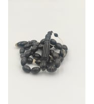 USTA İŞCİLİKLİKOÇ BOYNUZU TESBİH 8 * 12 MM ARPA KESİM  TAKIMLI SİSTEMLİ PÜSKÜL (E.Siyah)