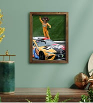 Evcil Dostlara Özel Nascar Pilotu Tasarımlı Portre Doğal Masif Ahşap Çerçeveli Tablo 30x40cm-1