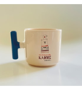 Kişiye Özel Akıl Verenler Değil Kahve Lazım Bize Baskılı Mavi Kulplu T Kupa (Beyaz)