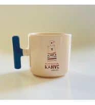 Kişiye Özel Akıl Verenler Değil Kahve Lazım Bize Baskılı Mavi Kulplu T Kupa (Beyaz)