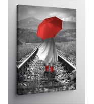 Kanvas Tablo Tren Rayındaki Çocuk