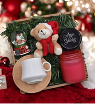 Kişiye Özel Kırmızı Renkli Kavanoz Mum& Yılbaşı Temalı Ayıcık Anahtarlık& Noel Baba Kar Küresi& Beyaz Bambu Tabaklı Fincan Hediye Seti