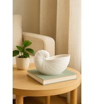Deniz Kabuğu Formlu El Yapımı Mumluk – 13×8×7.4 cm  Zarif & Sakin Atmosfer
