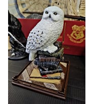 Harry Potter Başkuş Hedwig ve Kitaplı Stand