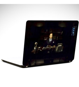 Atatürk Çalışma Masasında Laptop Sticker 17 inch (39X27CM)