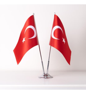 Türkiye 2li Masa Bayrağı Saten Kumaş Dijital Baskı 15x22,5 cm (Çok Renkli)
