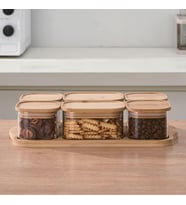 AmberHaus Bambu Kapaklı Cam Kahvaltılık Seti Ahşap Standlı Şık Tezgah Üstü Baharat ve Kuruyemiş Düzenleyici Kavanoz (4'lü ve 6'lı Seçenek) (Bambu, 6'lı Set - Model 2)