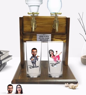 BK Gift Kişiye Özel Erkek ve Kadın Tasarımlı İkili Rakı Bardağı ve Çift Musluklu Doğal Ahşap Rakı Standı-6 (Model 1)