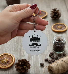 Kişiye Özel You Are My King Anahtarlık Babalar Günü Hediyesi (Bej)