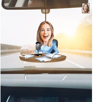 Kişiye Özel Karikatürlü Radyocu Ahşap Araba Dikiz Ayna Süsü