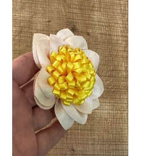 11X11 CM SARI TOMURCUKLU PUDRA PEMBE BROŞ ÇİÇEK BROŞ