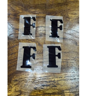 4 ADET SİYAH ÜTÜ İLE YAPIŞAN F HARFİ TRANSFER BASKI ARMA HARF 6X4 CM