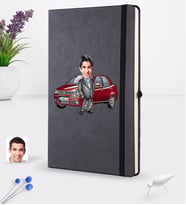 BK Gift Kişiye Özel Plakalı Erkek Fiat Albea Karikatürlü Siyah Termo Deri Defter 16x24cm Model 1